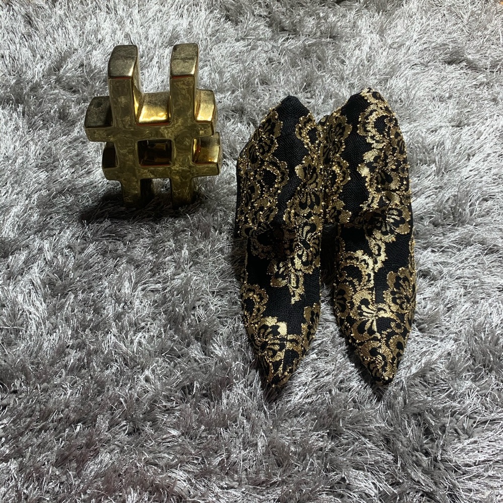 Gold & black lace pumps
